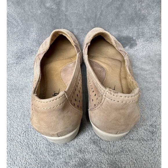 Earth Woman's Taupe Perforated Nubuck Slip-On Comfort Loafer Flats Size 6.5 - Picture 7 of 11